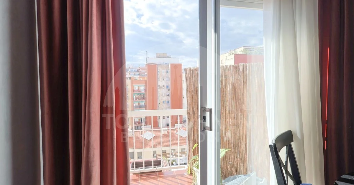 Bright seventh-floor flat, four bedrooms