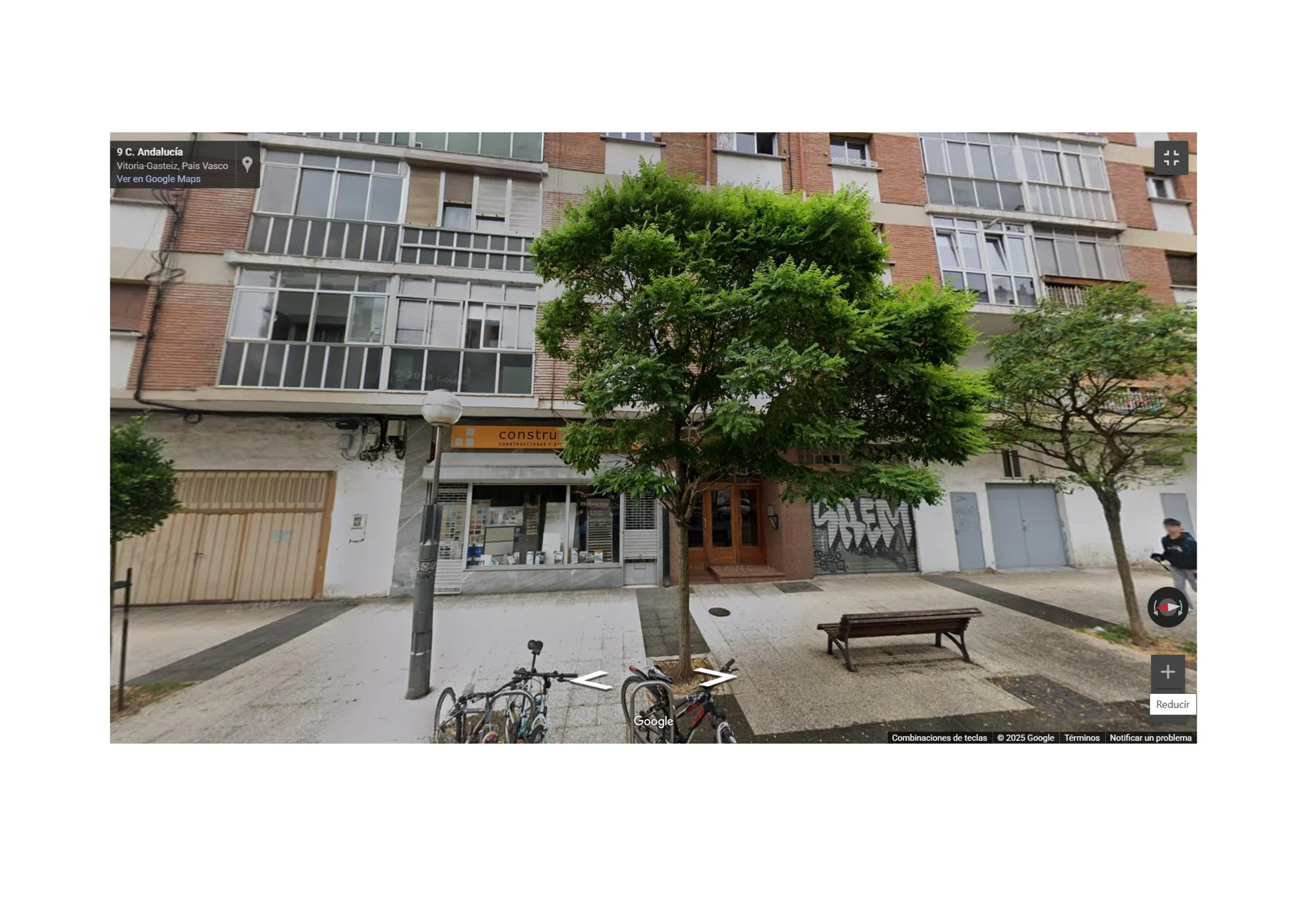 Street-front commercial unit, 382 m²