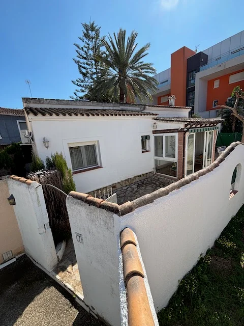 Single-storey villa near Las Marinas