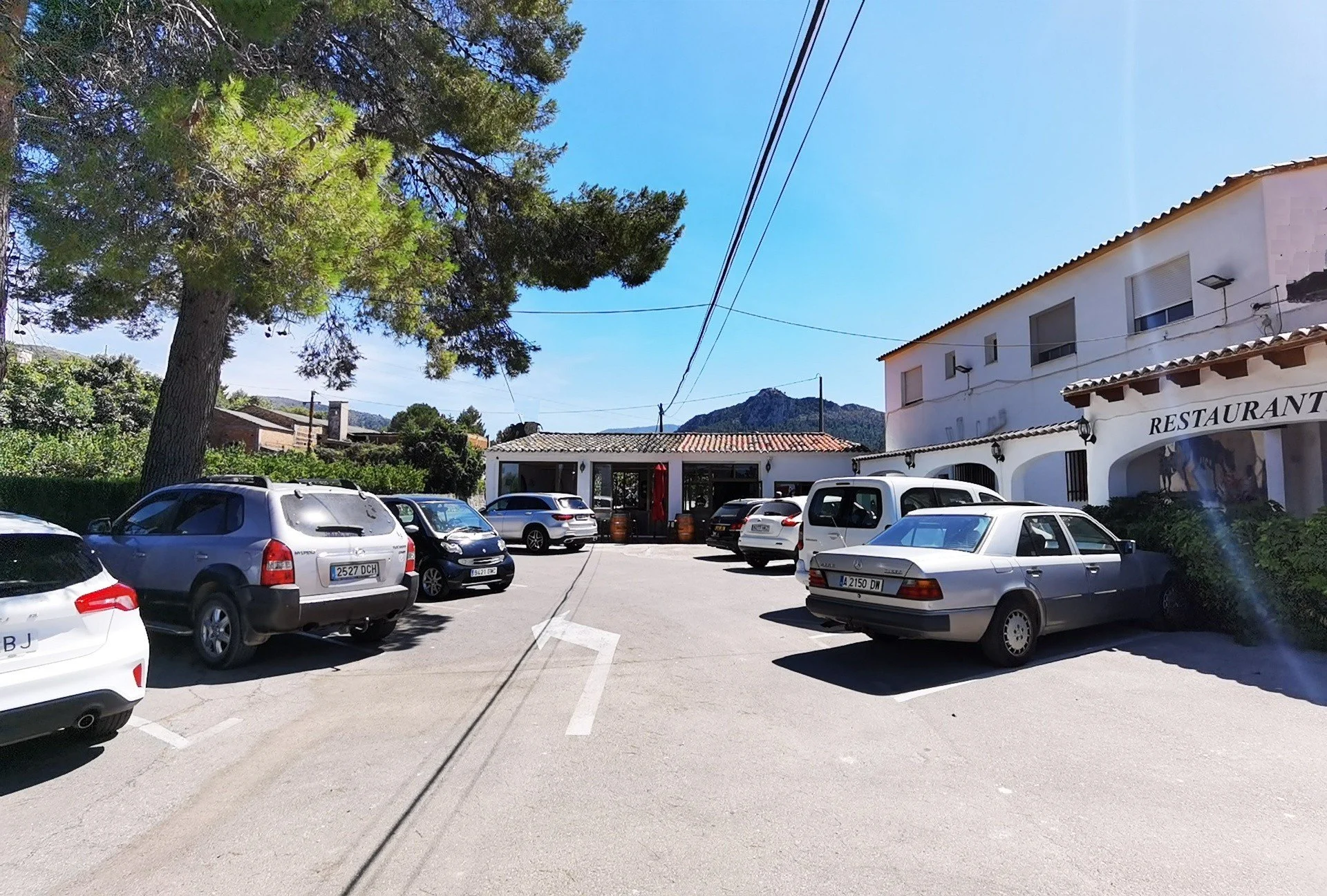 Restaurant with apartment near Orba