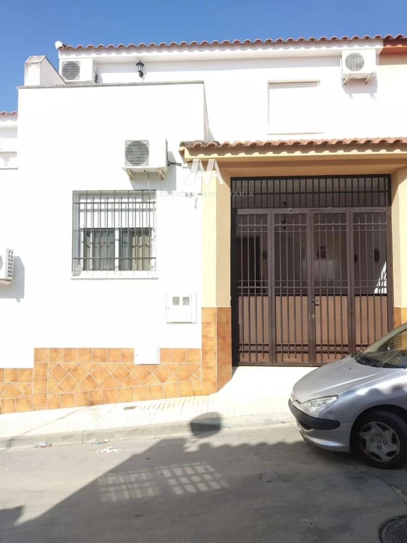 Casa adosada alquilada en Posadas, 3 dormitorios