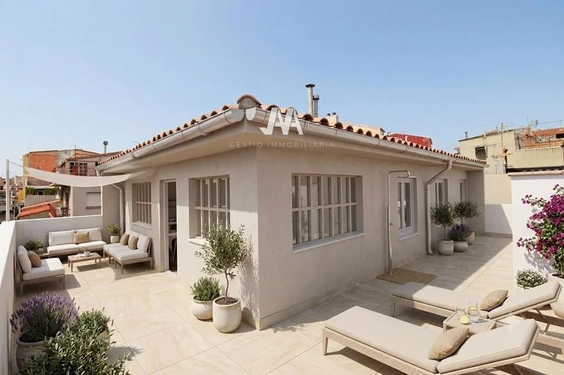Gran casa mixta con local comercial