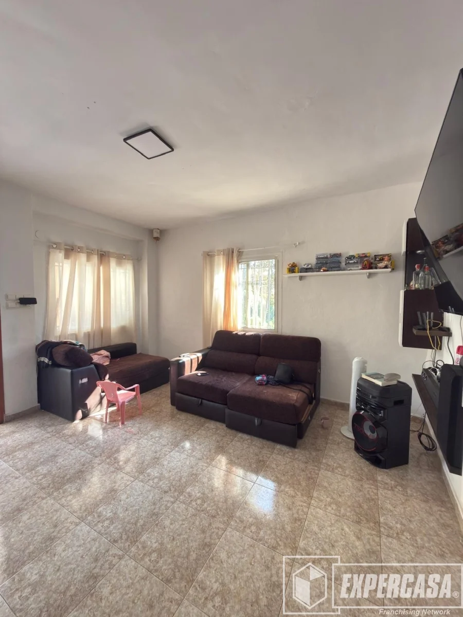 Chalet para reformar con gran parcela