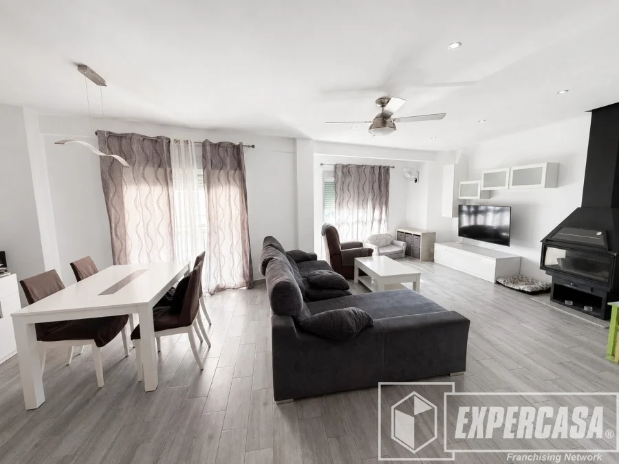 Chelva duplex with four bedrooms