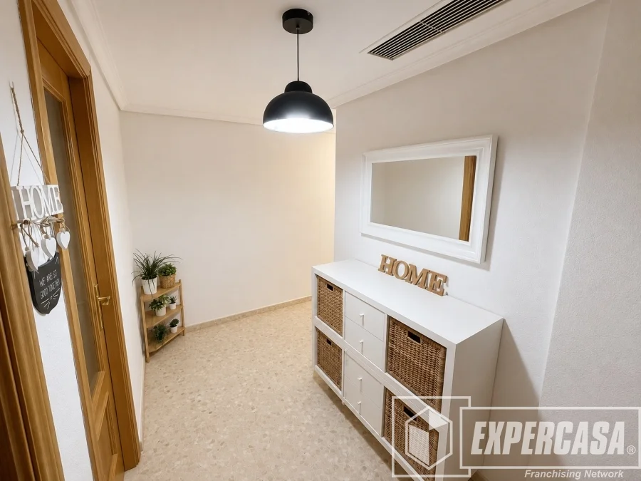 Piso luminoso de tres habitaciones con terrazas