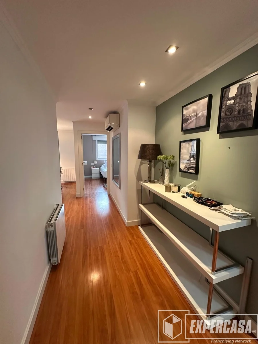 Reformed Castellar flat, three bedrooms