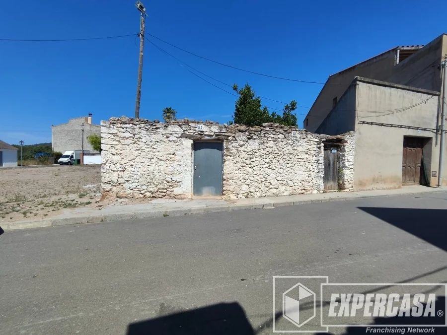 215 sqm urban plot in town