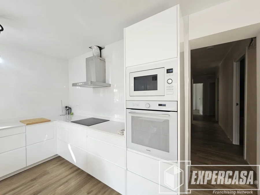 Reformed chalet in Turís, 4 bedrooms