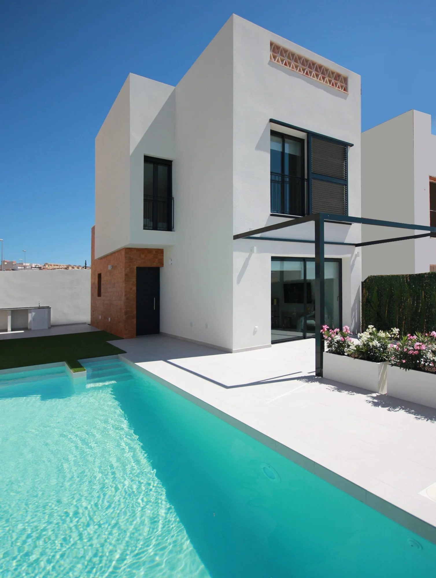 Villa nueva en Benijófar con piscina