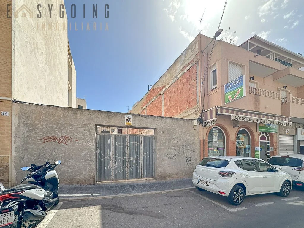 Solar urbano céntrico en Santa Pola, 212 m²