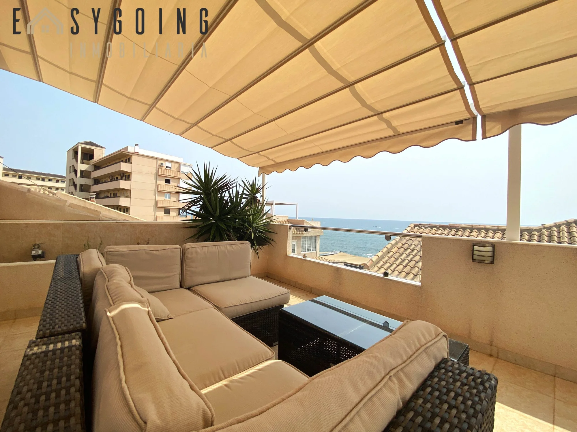 Chalet reformado en Cabo Cervera con solárium
