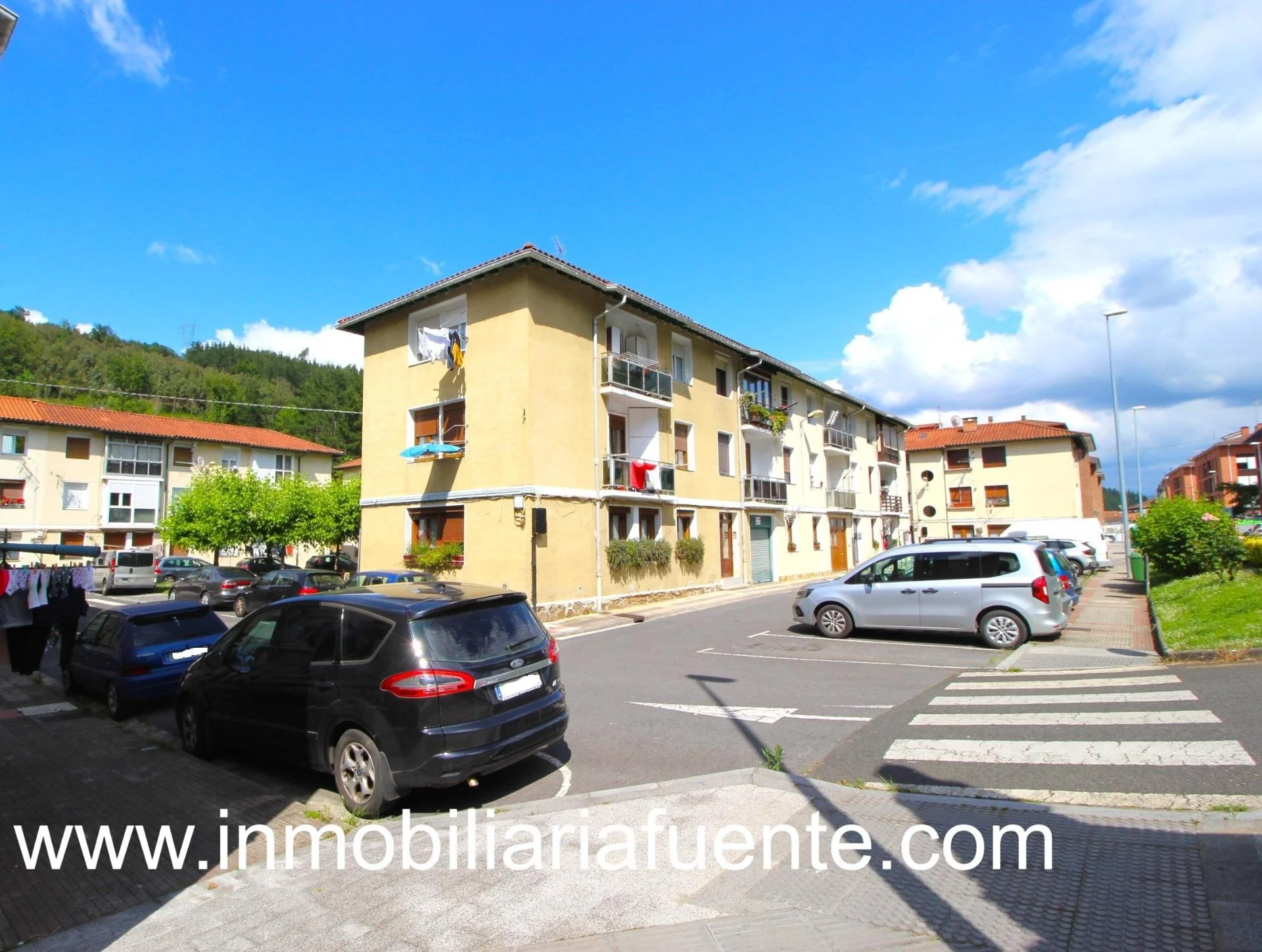 Txoko-ready commercial unit in Zalla