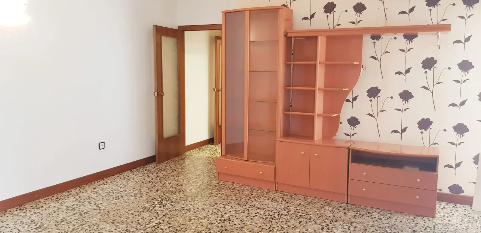 Bright interior flat, three bedrooms