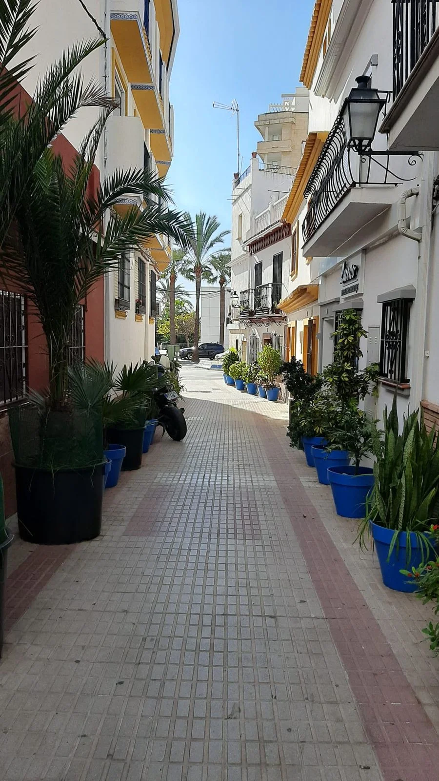 Adosada de siete dormitorios en casco antiguo de Marbella