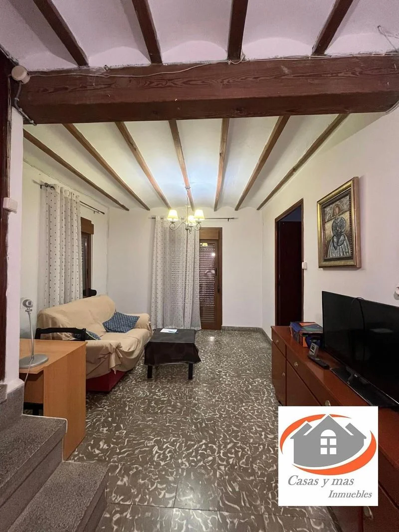 Corner house in Eslida, 7 bedrooms