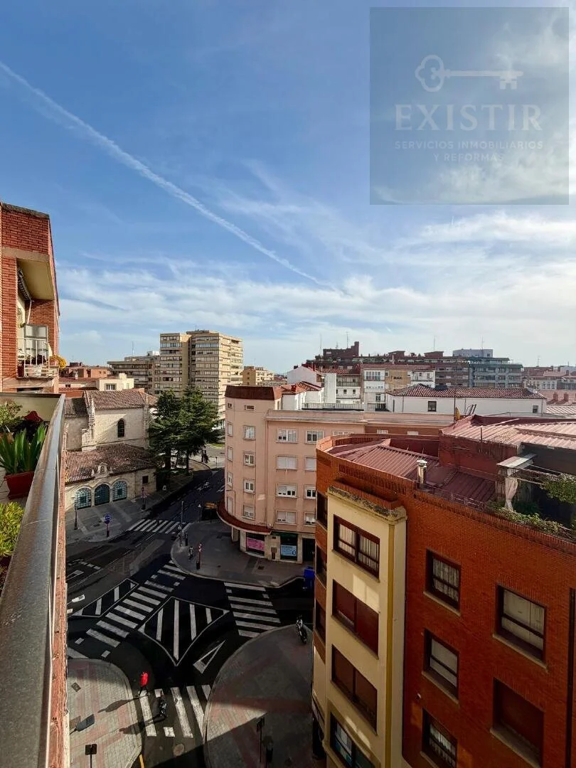 Piso en sexta planta con terraza de 30 m² en Plaza San Lázaro, Palencia