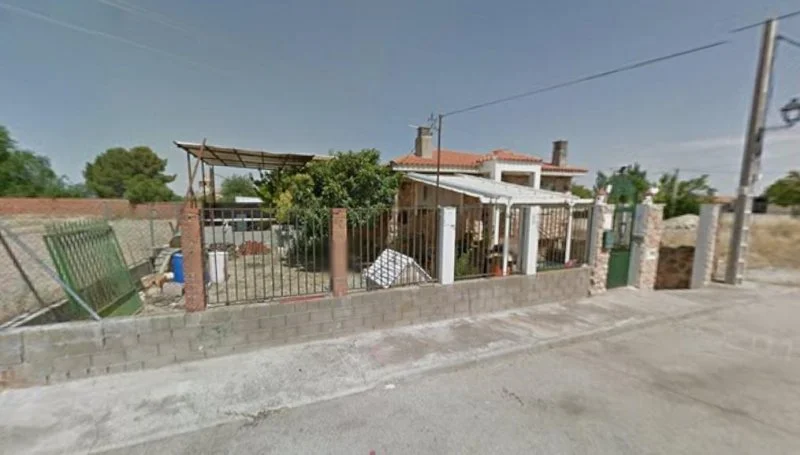 Casa ocupada en Ciruelos con parcela