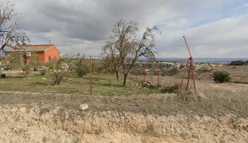 Casa ocupada en urbanización de Villarejo