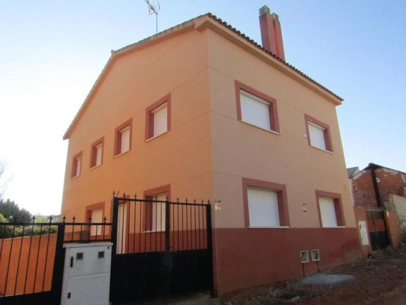 Chalet pareado en Belmonte, 180 m²