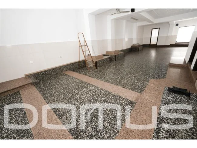 Local comercial a pie de calle, 160 m²
