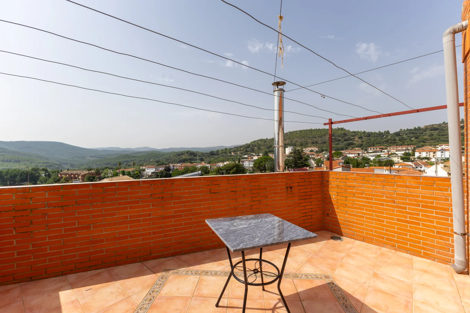 Spacious Viver home, four bedrooms