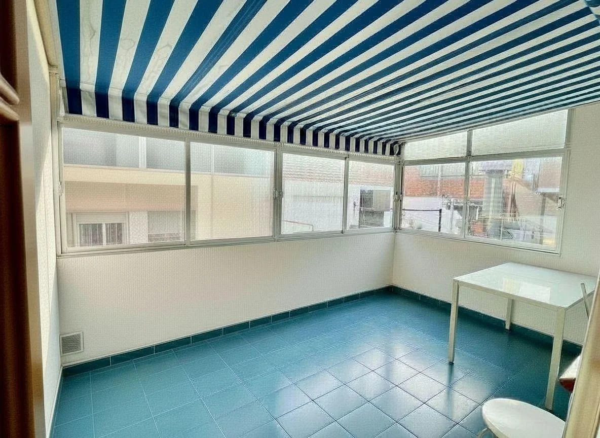 Four-bedroom Sabadell flat with glazed terrace