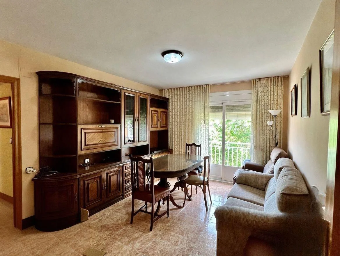 Three-bedroom flat in Can Rull