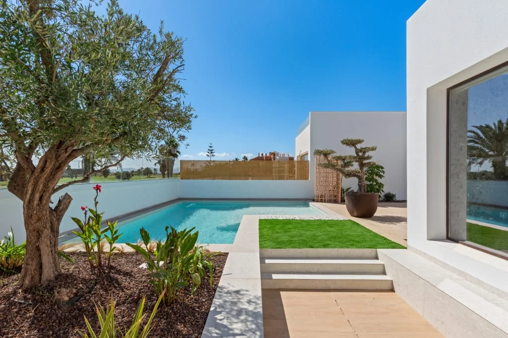New villa by golf, 3 bedrooms