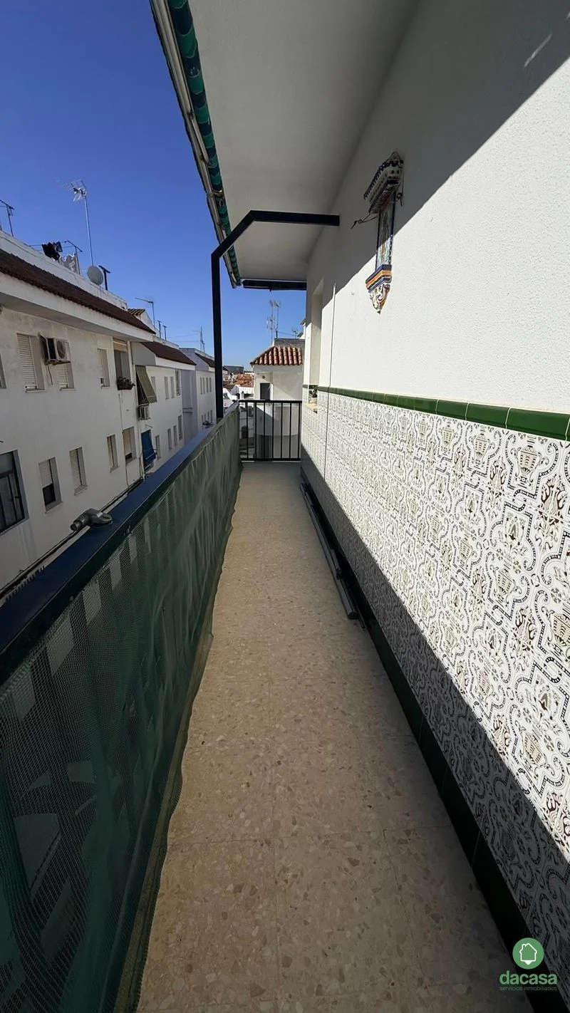 Central Trigueros flat with large terrace