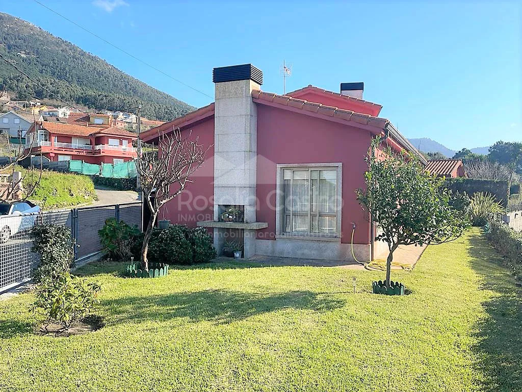 Chalet con vistas al mar y tres dormitorios