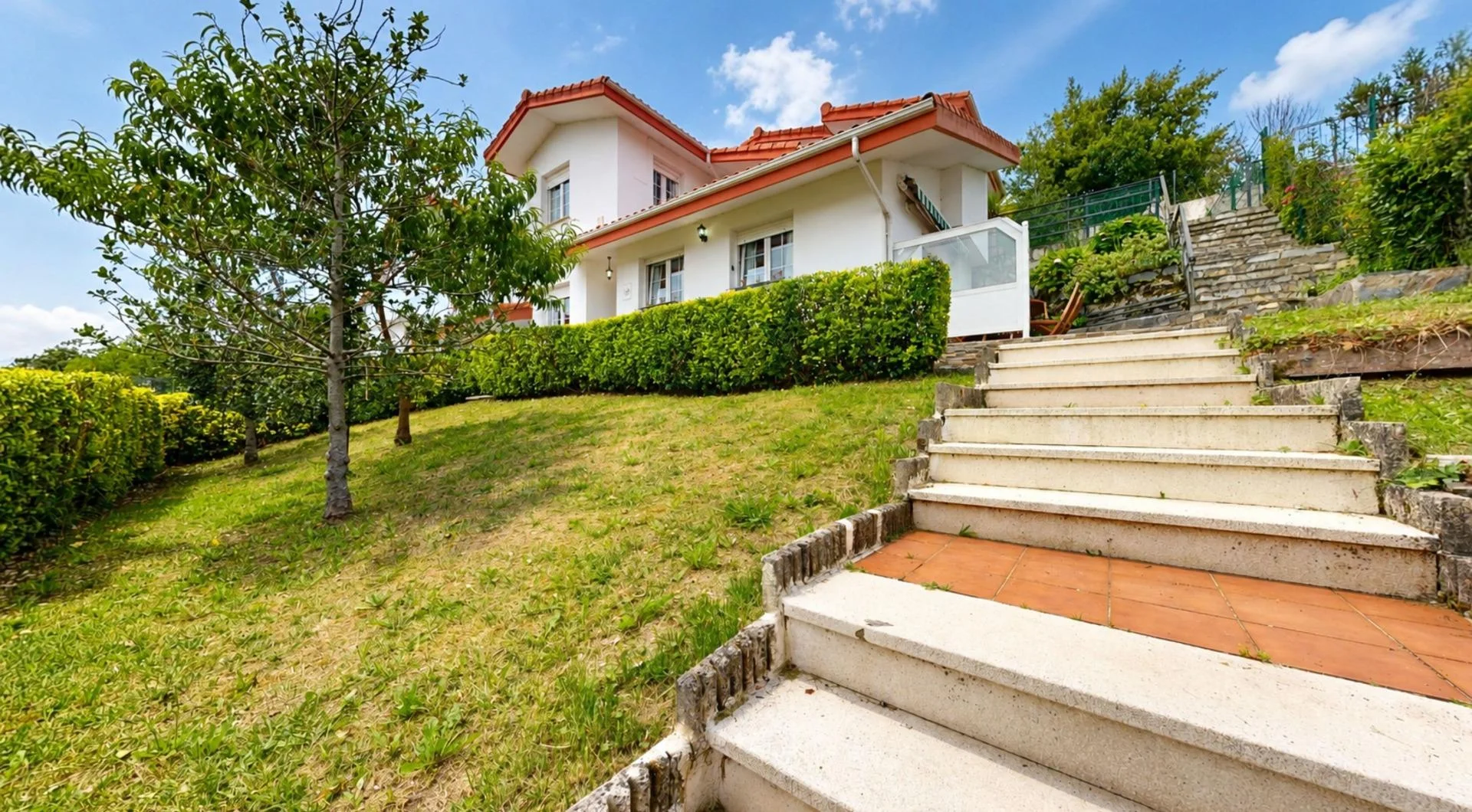 Three-bedroom chalet near Berria Beach