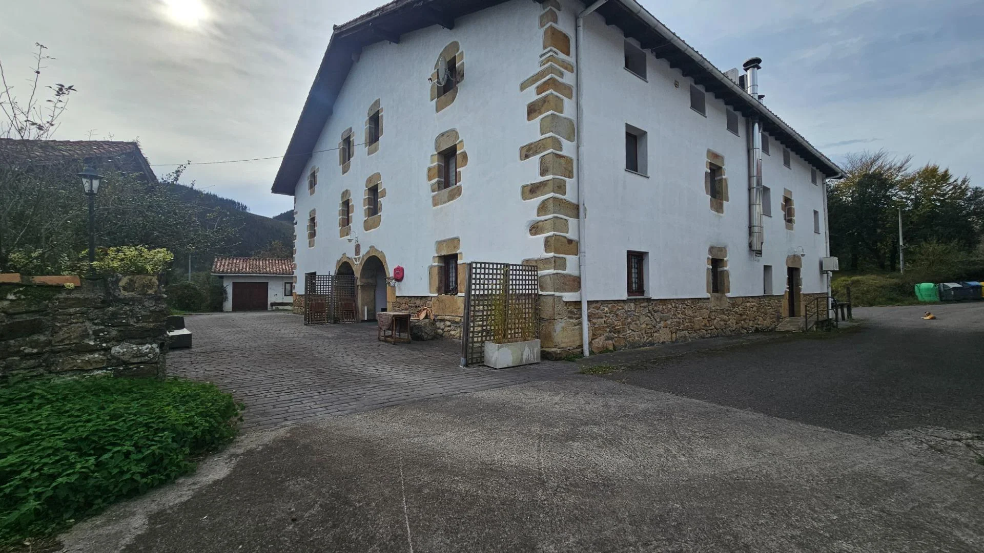 Complejo rural hostelero con 13 habitaciones