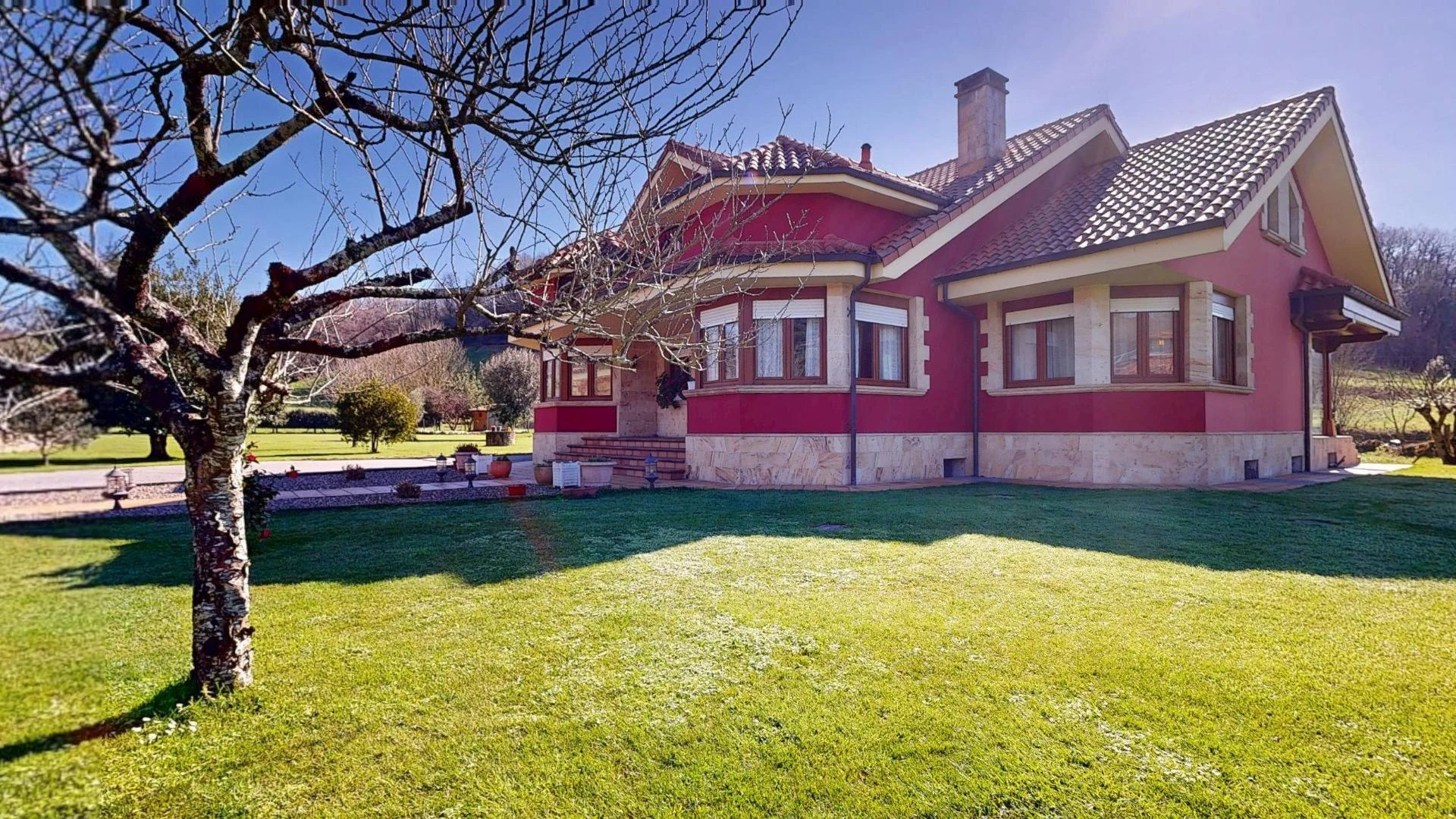 Casa de calidad en parcela urbana