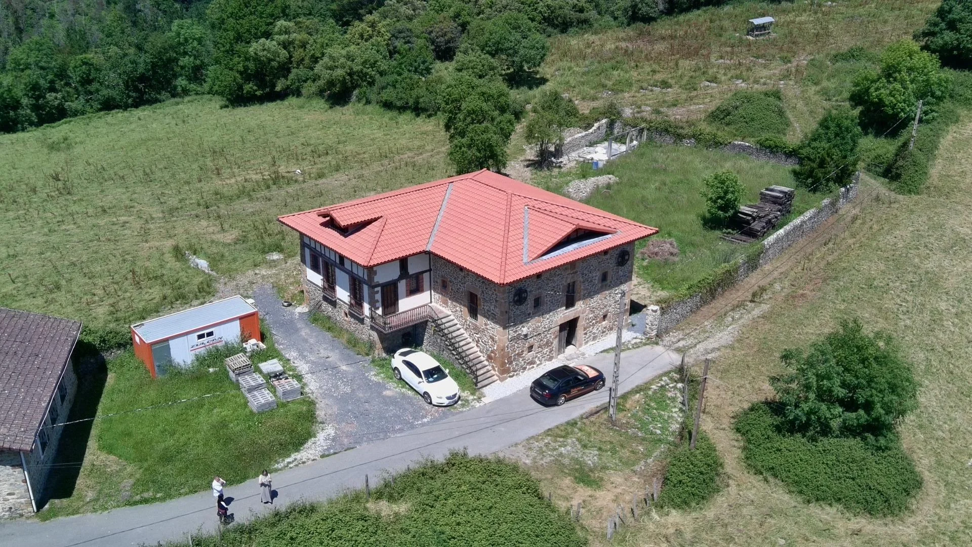 Caserío histórico de 563 m² y hectárea