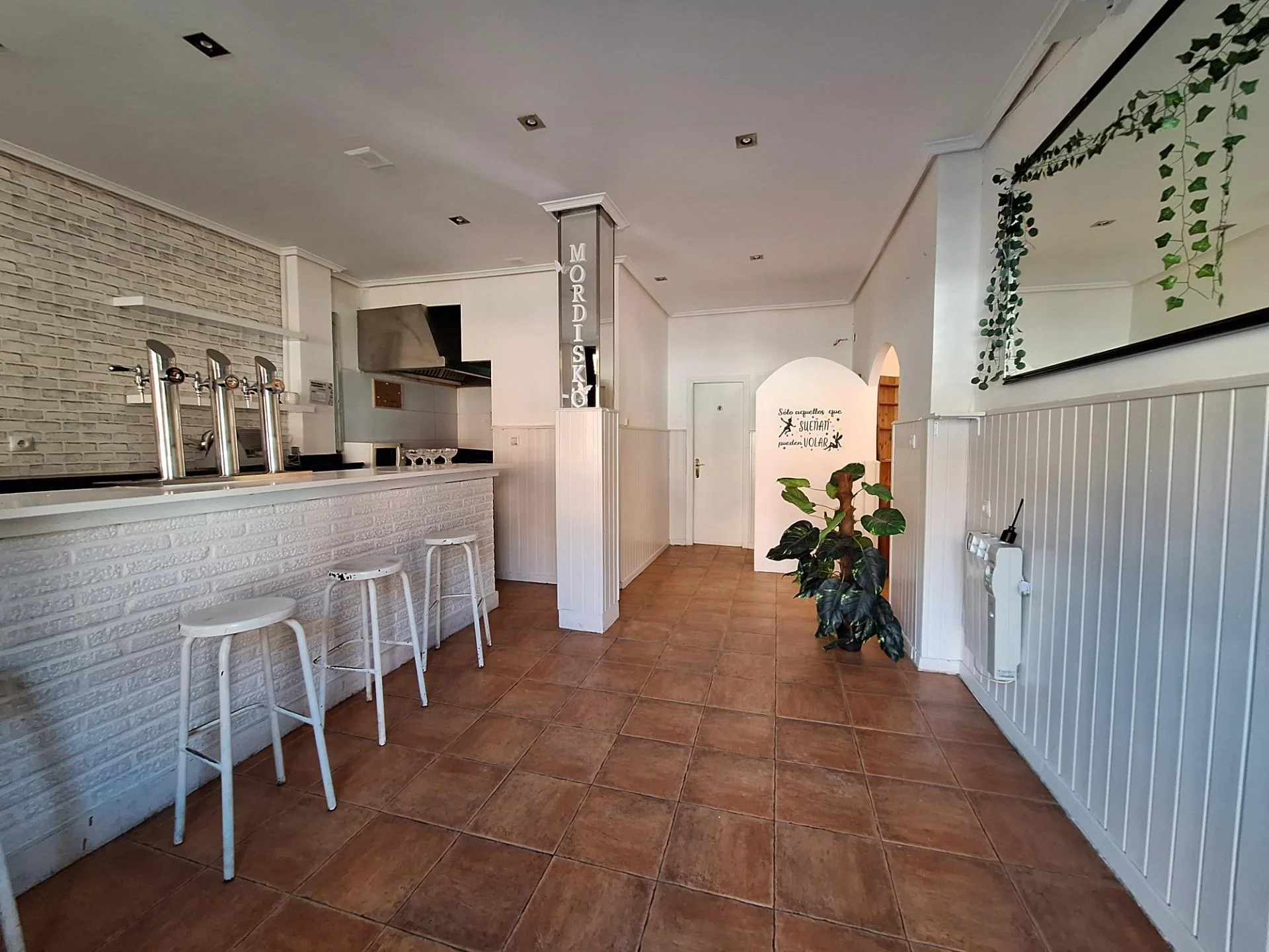 Local de hostelería en Zalla con terraza