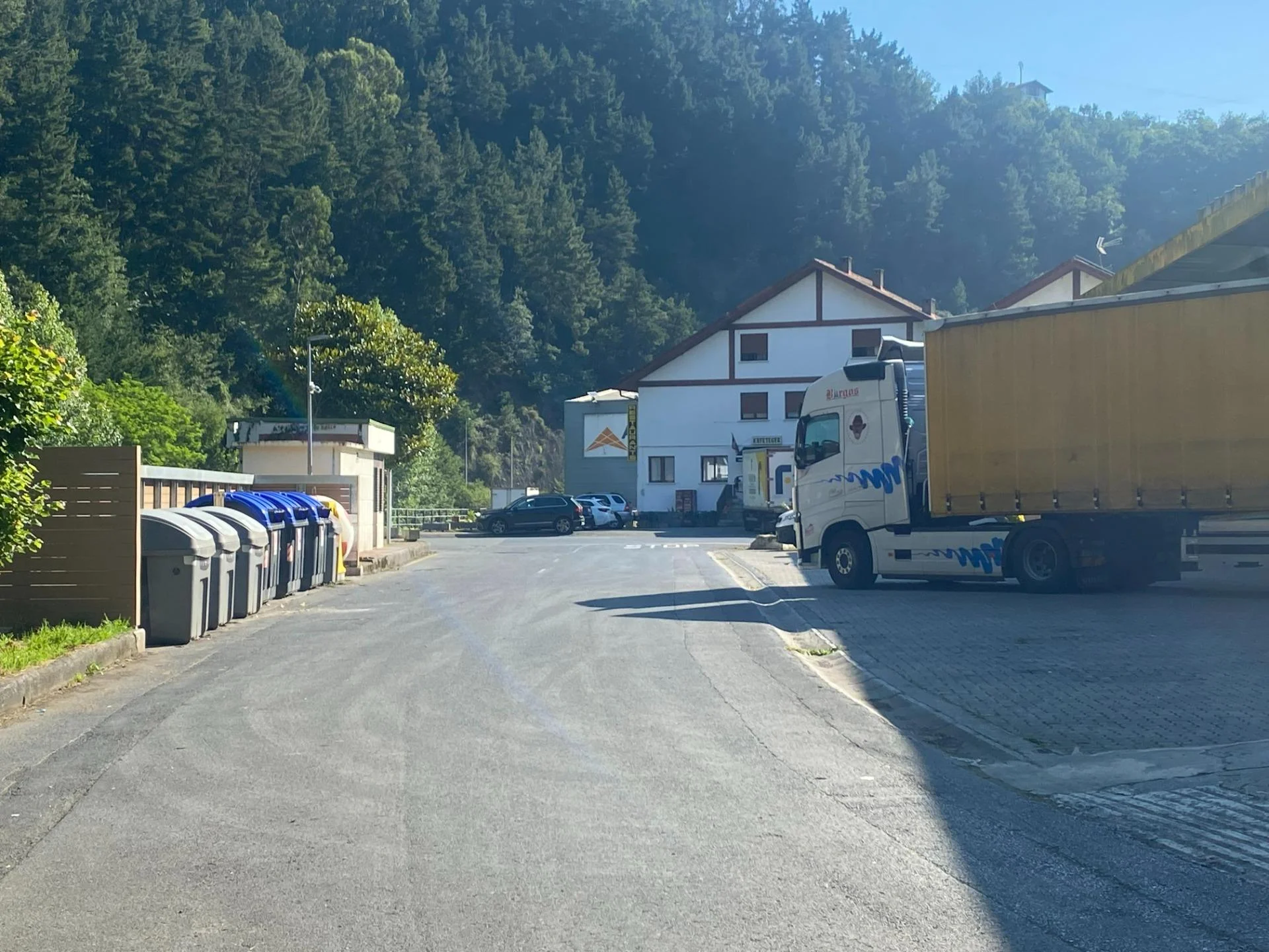 Pabellón industrial en Bakiola, 2.200 m²