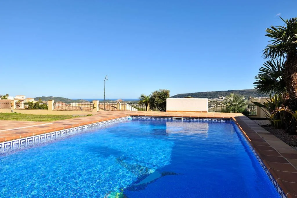 Large sea-view villa with eight bedrooms