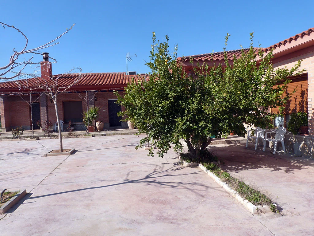 Finca rural cerca de Caspe, dos viviendas