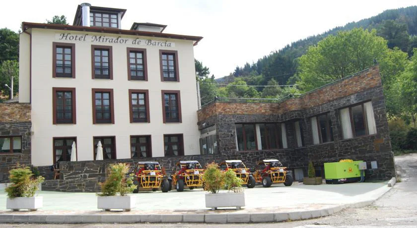 Licensed hotel complex near River Eo