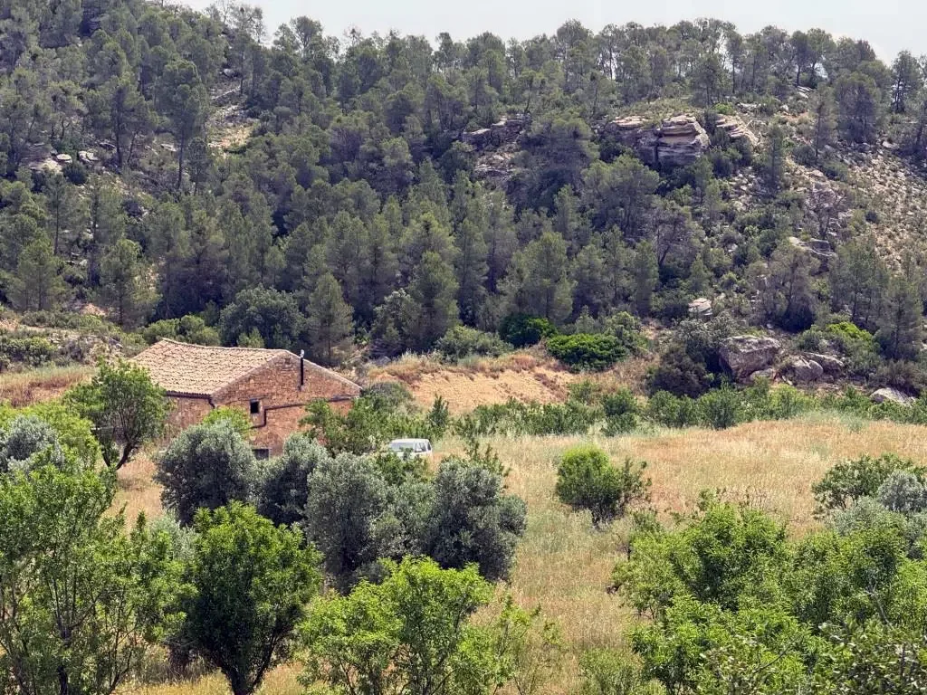 Self-sufficient masía on 10.3-hectare finca