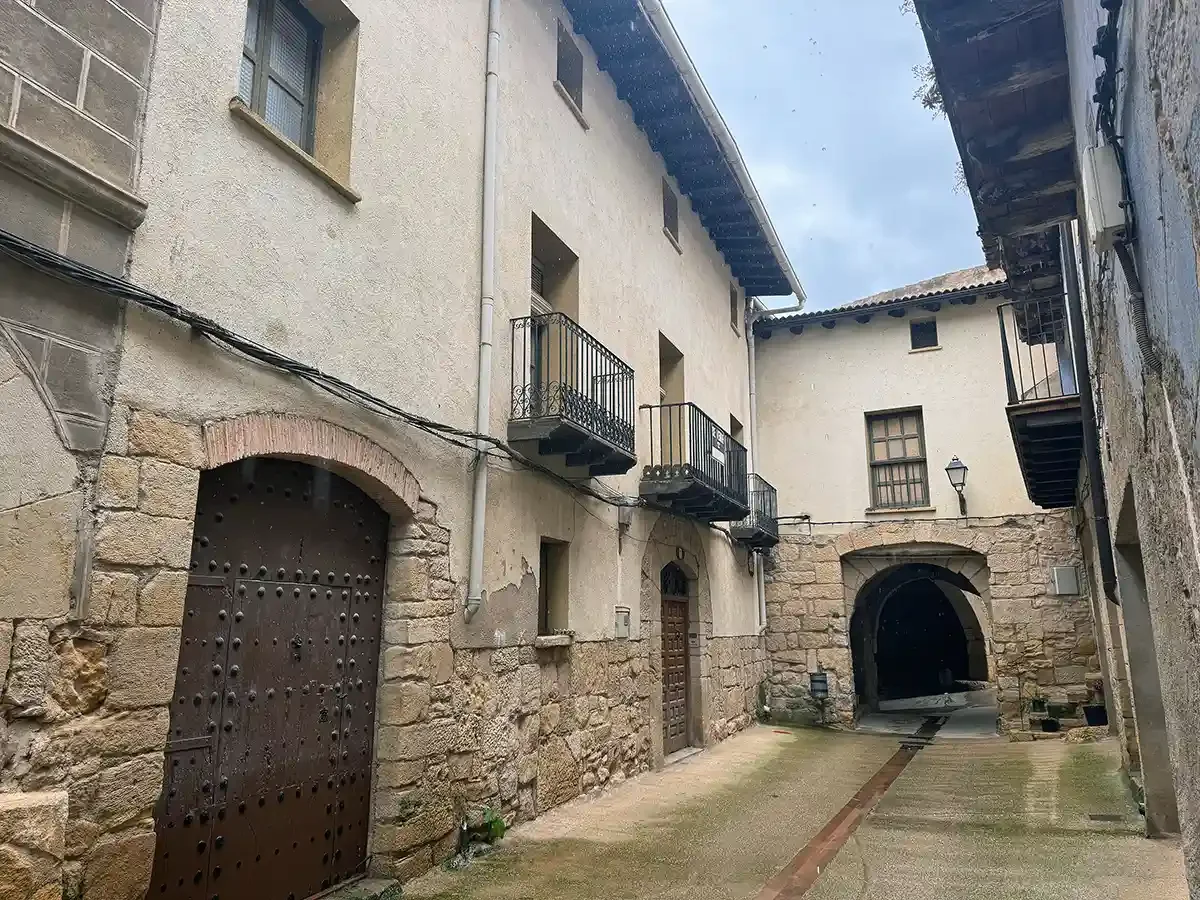Historic Ráfales house with 1,357 m²