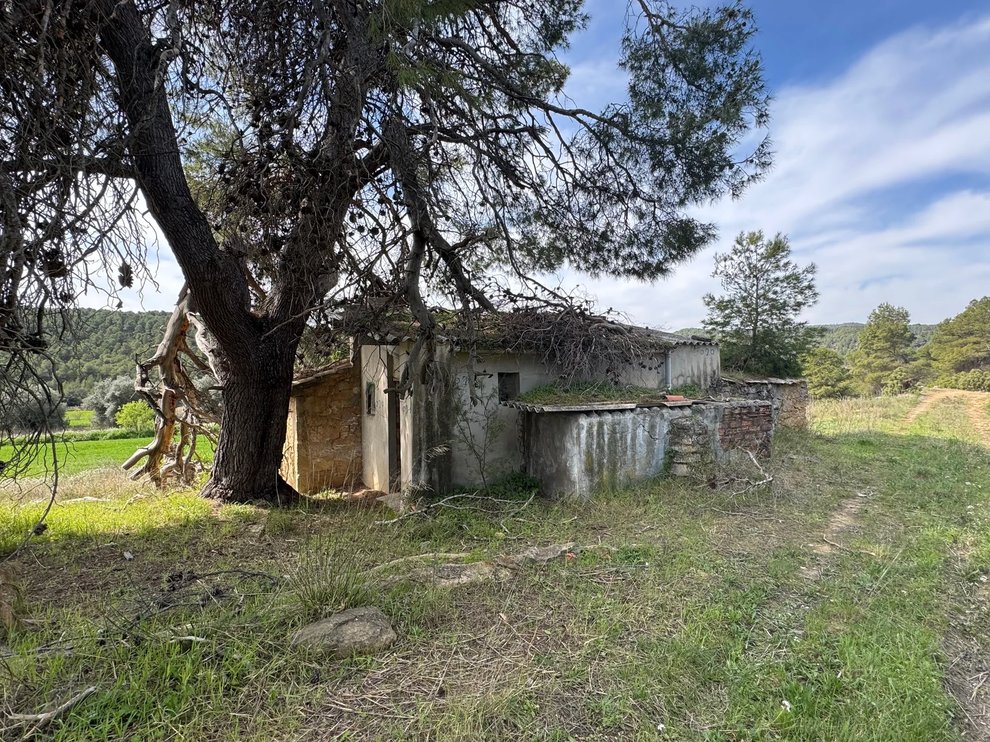 Finca rústica con masía de 200 m²