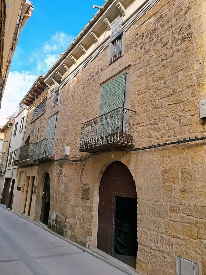 Historic estate with 2,500 m² grounds
