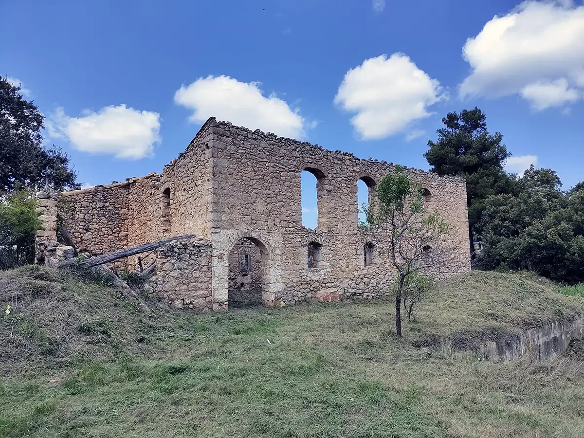 Rustic land with 198 m² building