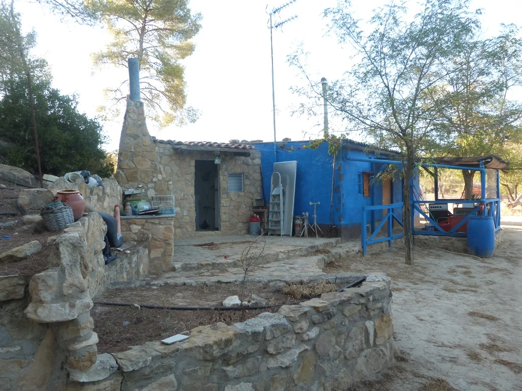 Finca rústica con olivos y almendros
