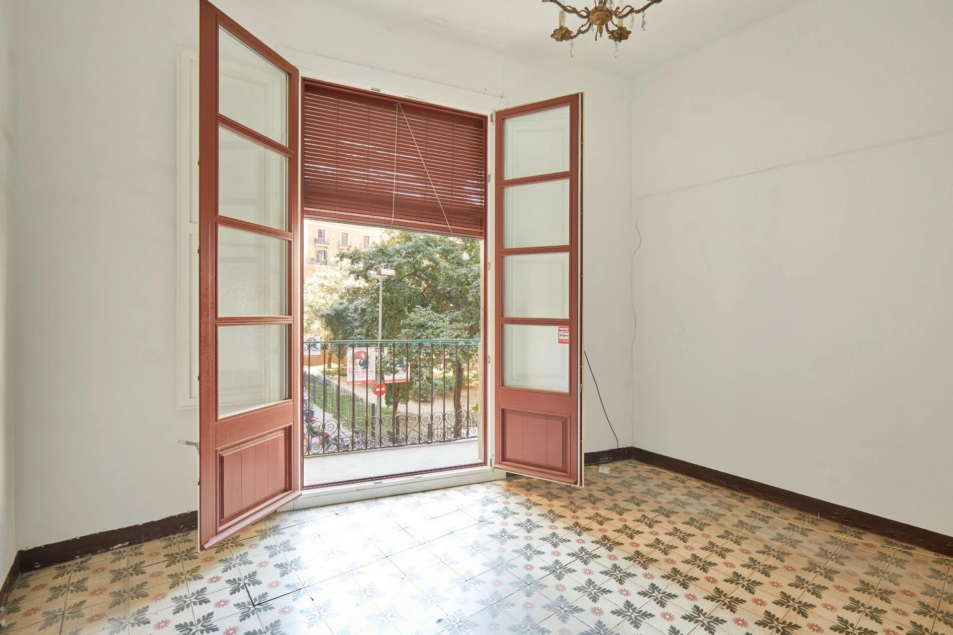Piso esquinero céntrico de cuatro dormitorios