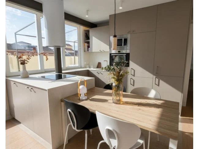 Renovated central penthouse with terrace