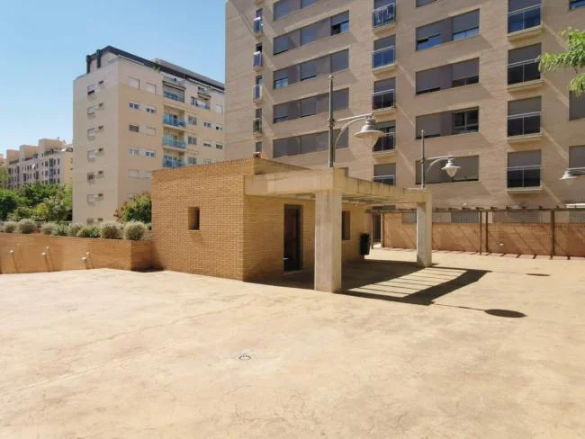 Garaje accesible con plaza para coche
