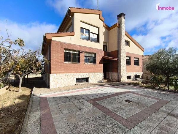Casa histórica de pueblo de 288 m²