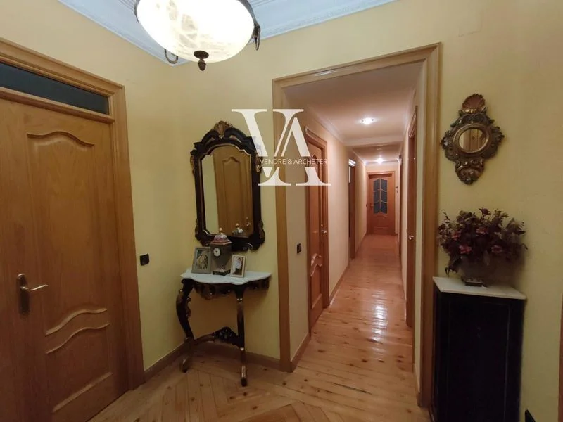Piso exterior en Salamanca con cuatro dormitorios